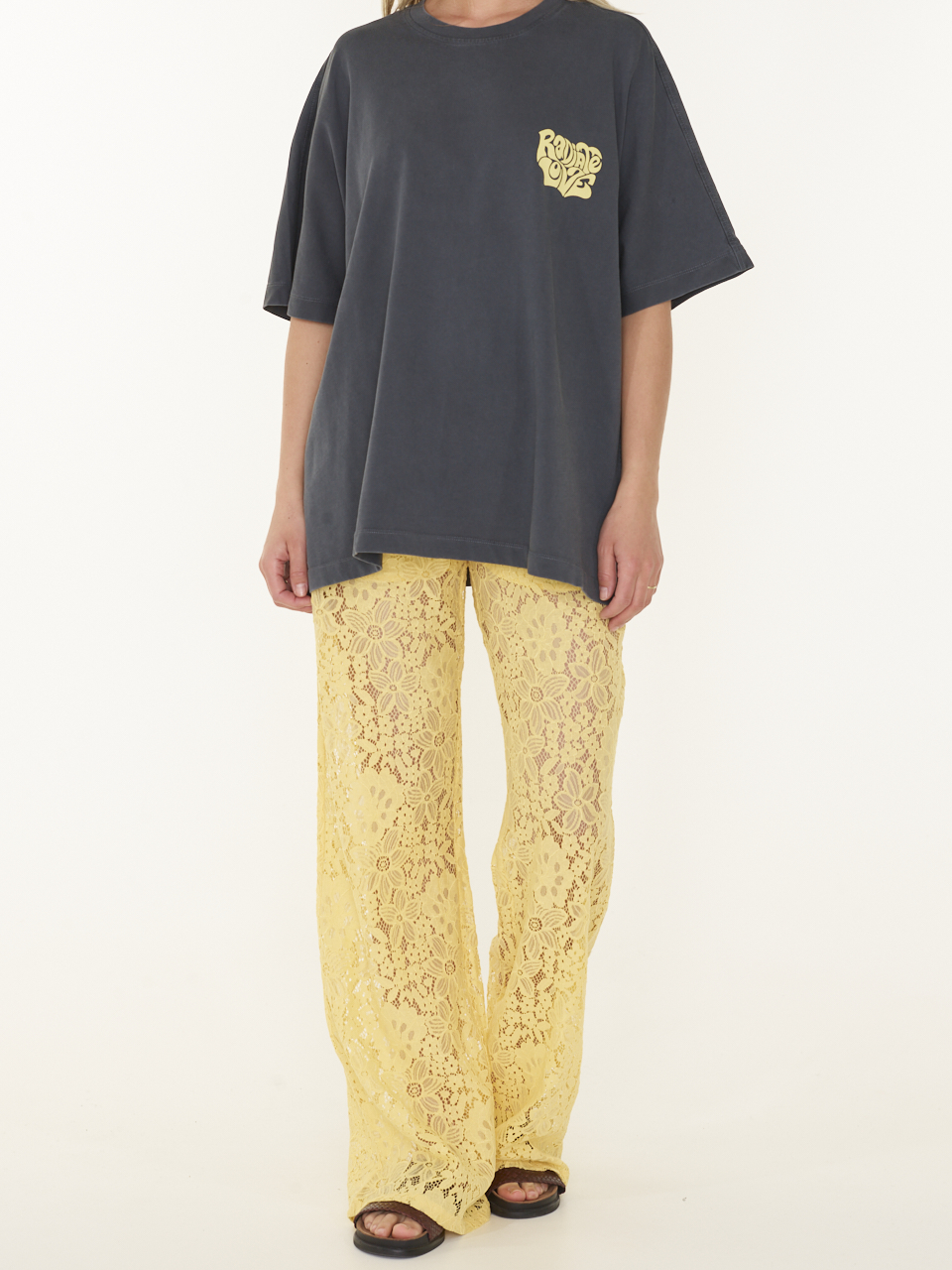 T-SHIRT OVERSIZED GRAPHIC