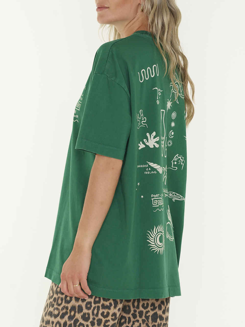 T-SHIRT OVERSIZED GRAPHIC