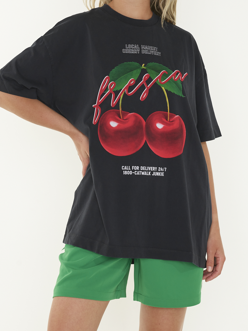T-SHIRT OVERSIZED GRAPHIC