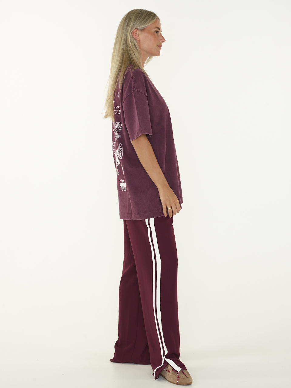 T-SHIRT OVERSIZED GRAPHIC