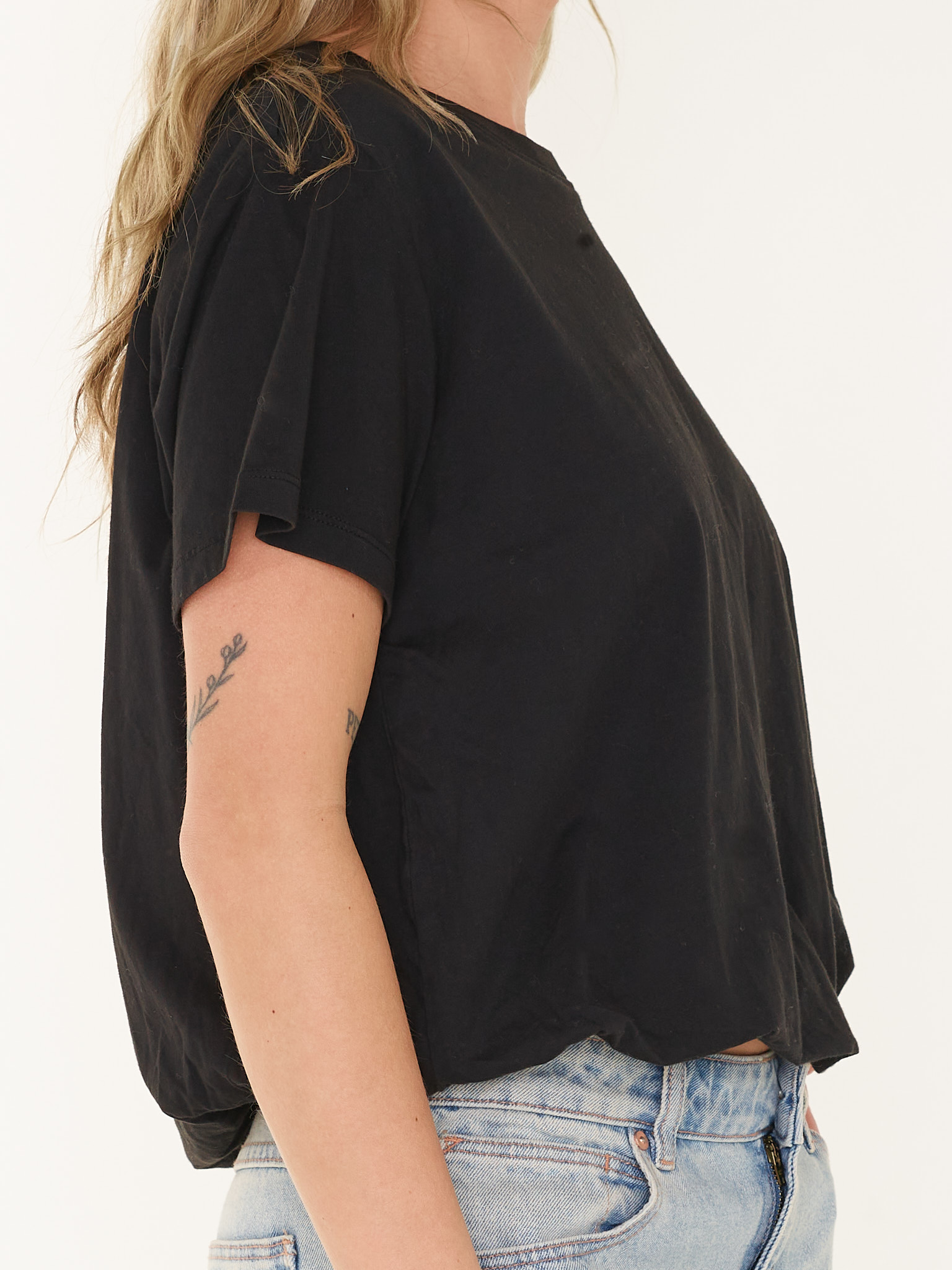 T-SHIRT TUCK IN