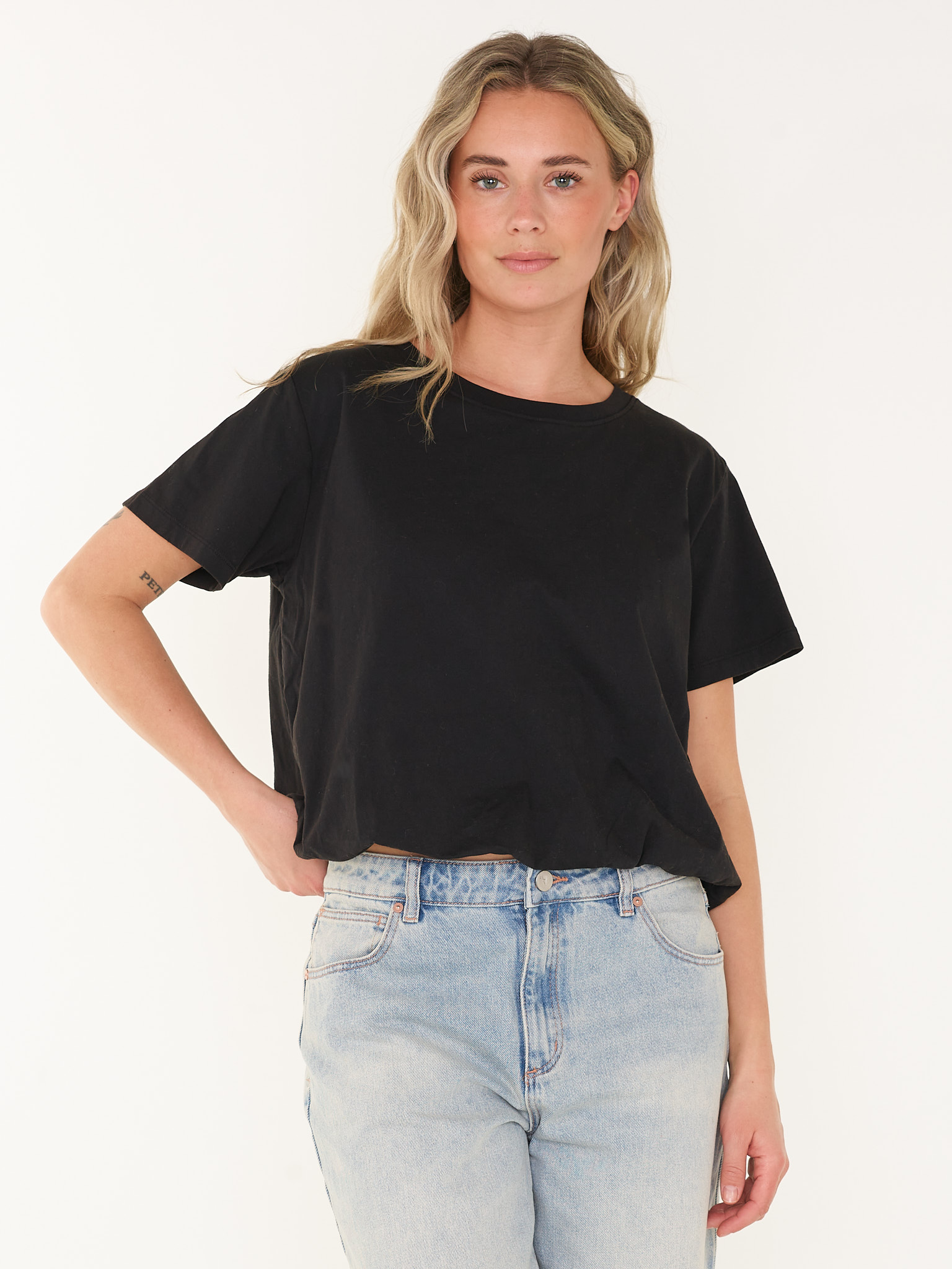 T-SHIRT TUCK IN