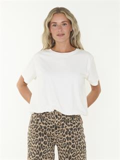 T-SHIRT TUCK IN