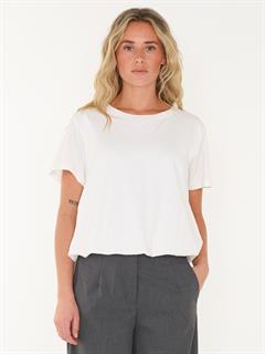 T-SHIRT TUCK IN