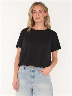 T-SHIRT TUCK IN