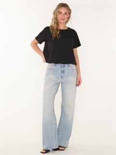 T-SHIRT TUCK IN