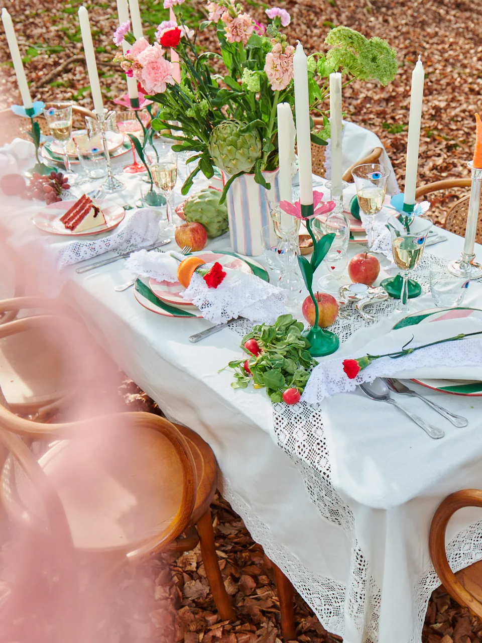 TABLECLOTH CHEERS