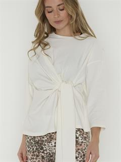 TEE KNOTTED