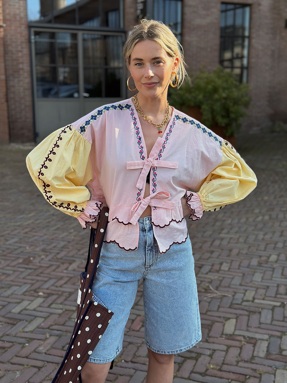 TOP LOUISE