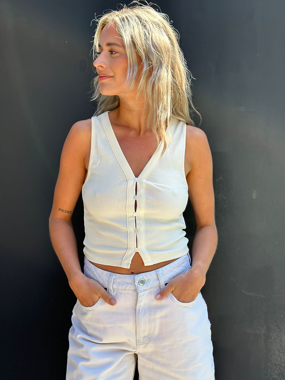 TOP NAIKA