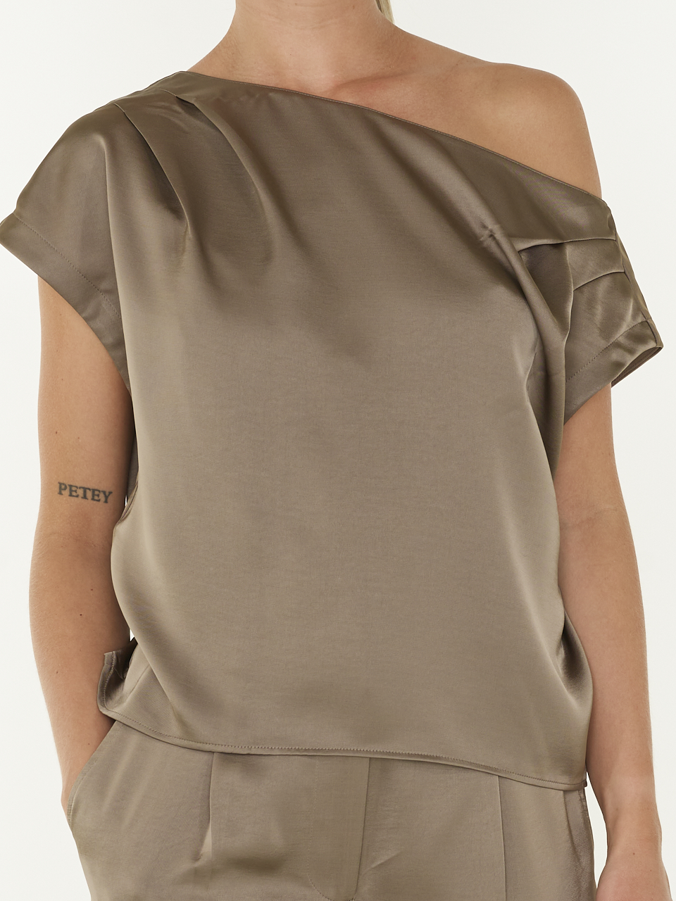 TOP ROAM SATIN DRAPEY