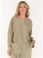 TOP ROCCO SATIN BUTTON DETAIL