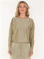 TOP ROCCO SATIN BUTTON DETAIL