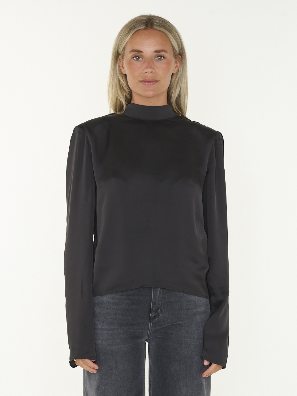 TOP SATIN DRAPY BACK