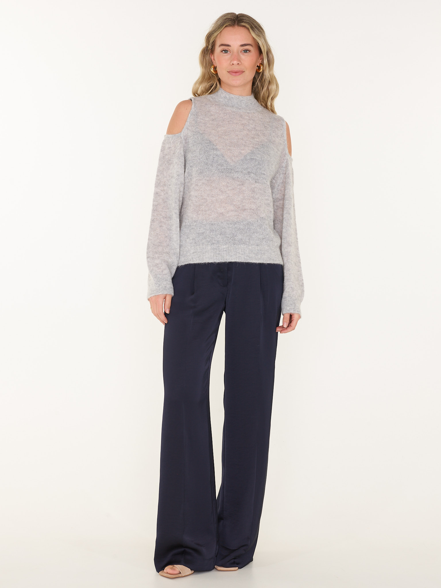 TRUI AVIEL OPEN SHOULDER