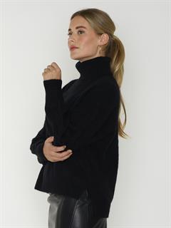 TRUI D6TOKYO TURTLE NECK