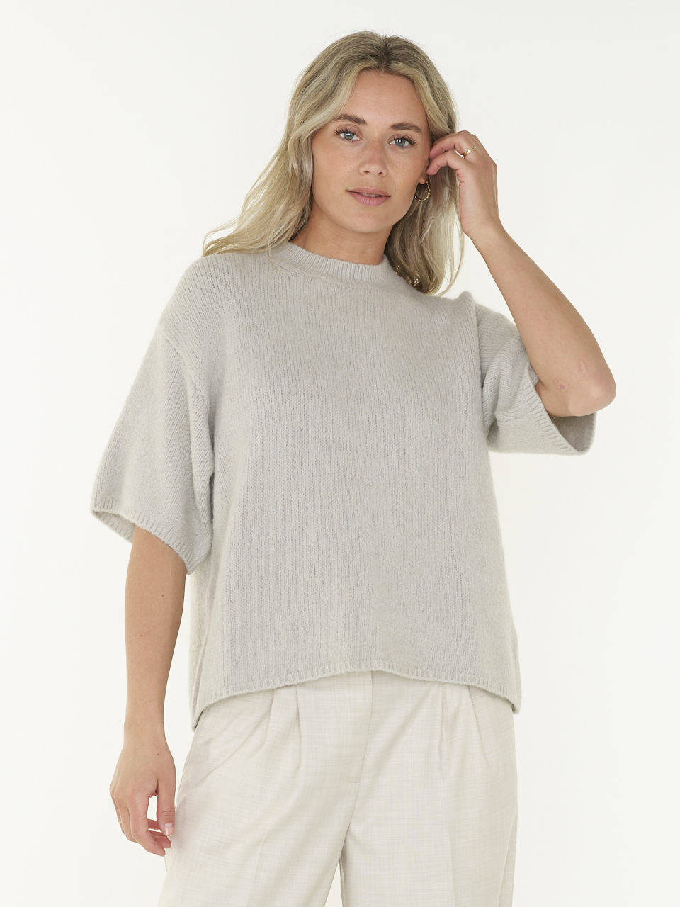 TRUI WANDA KNIT O-NECK